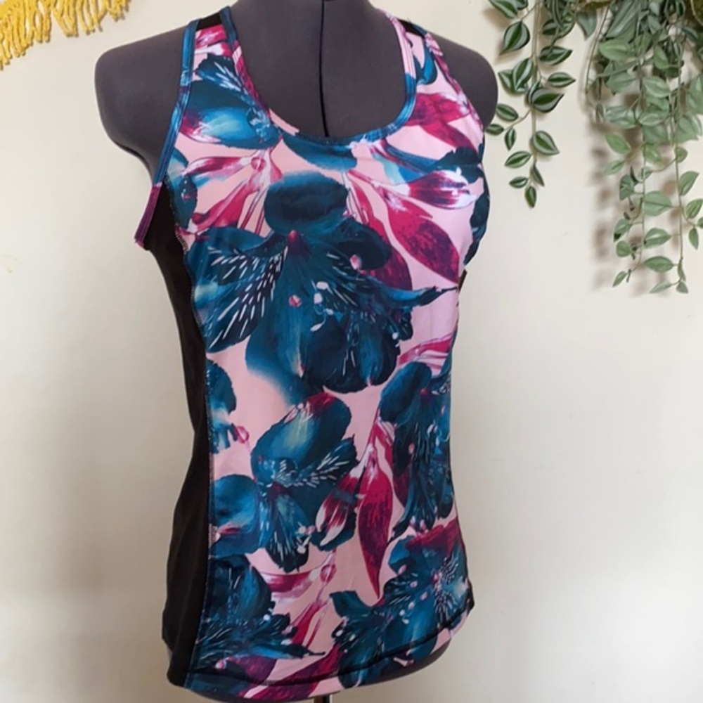 NWT FilA sport top Sz L